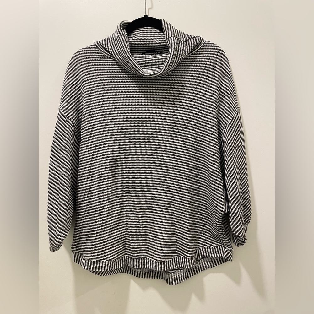 Stripped sweater by Doe & Rae